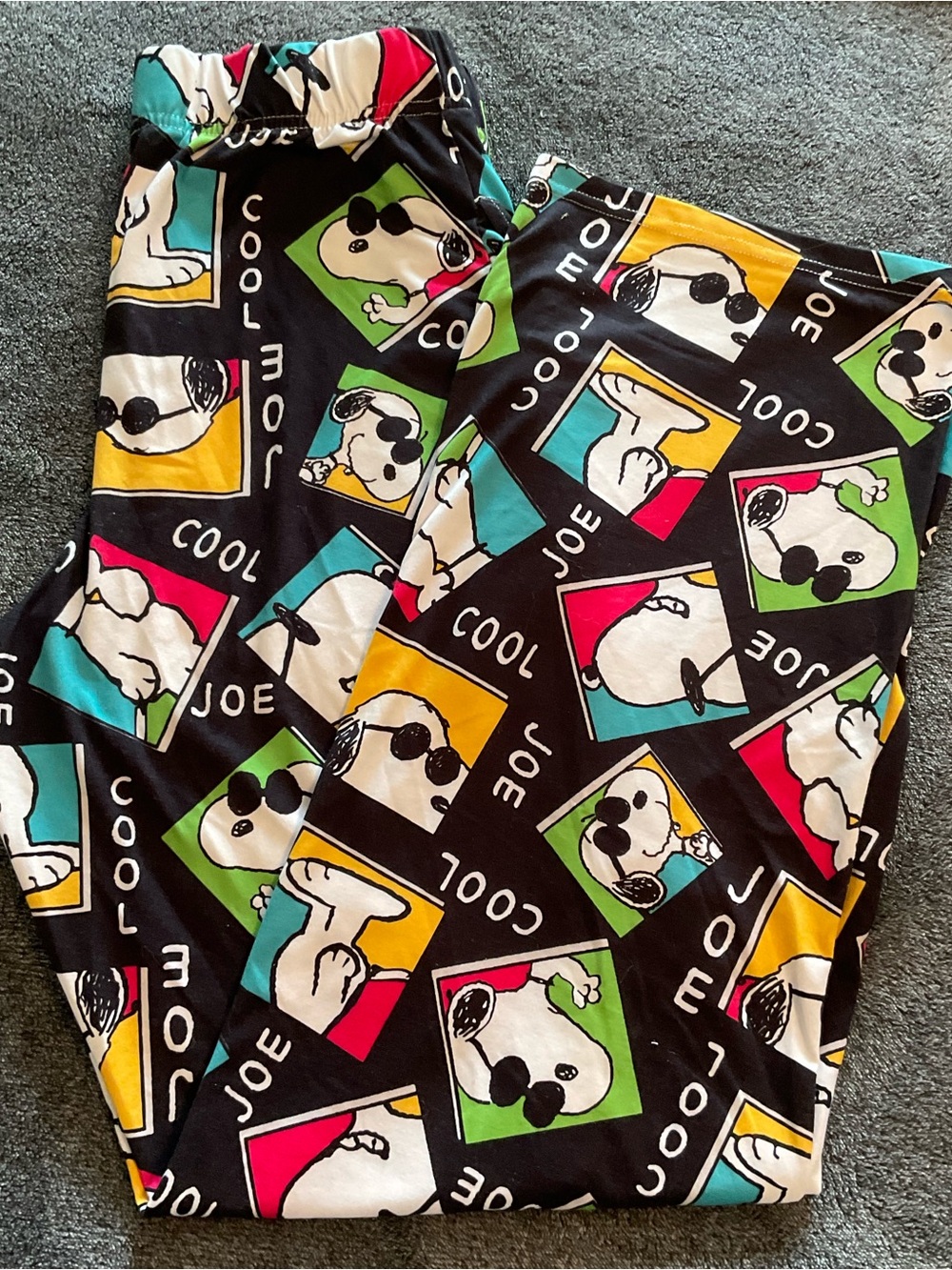 Women’s Black 'Joe Cool' Snoopy Graphic Pajama Pants - sized small